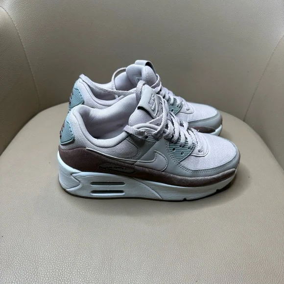 Nike Women's Sneakers - Pink and Gray